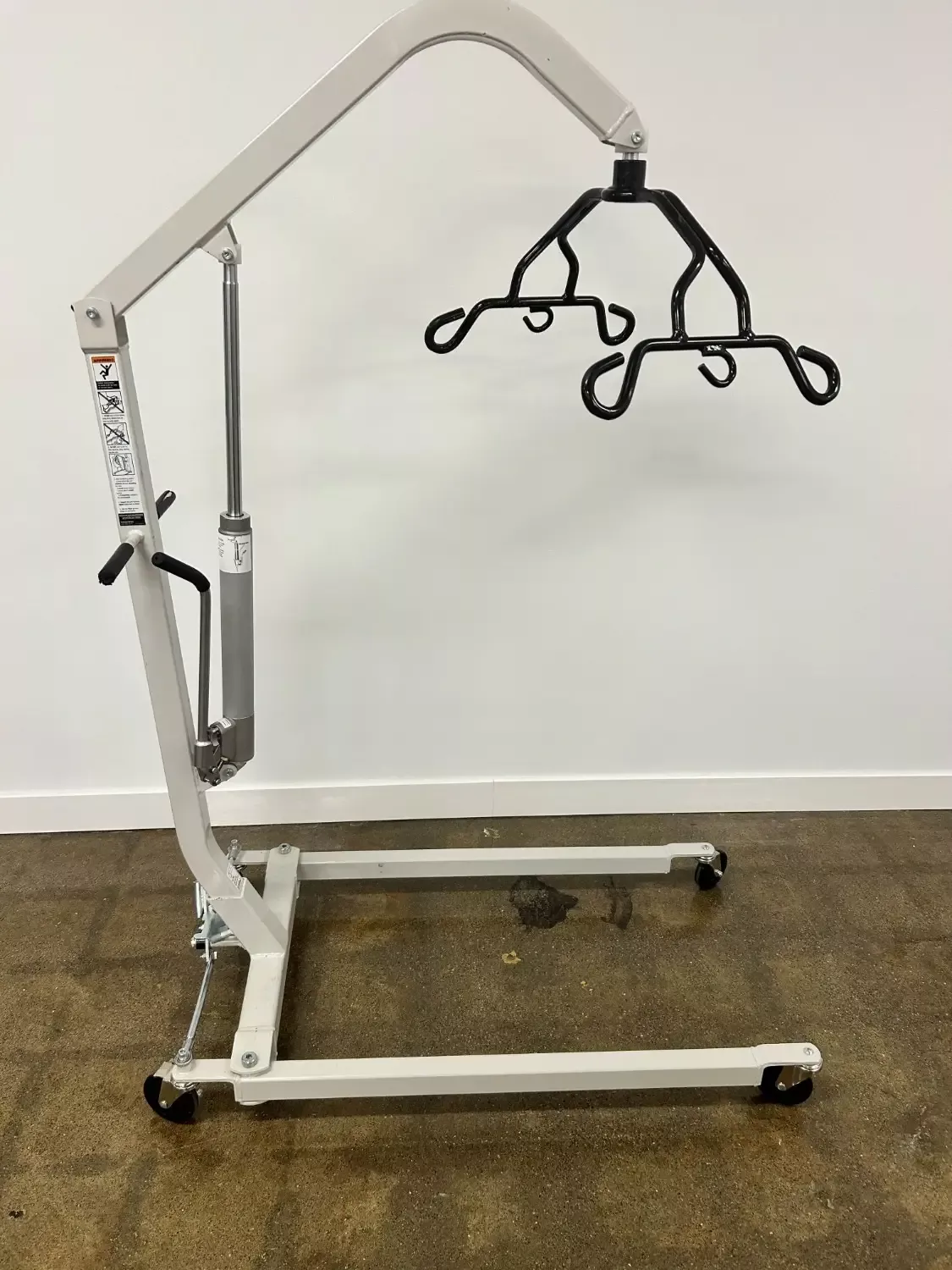 Hoyer Deluxe Hydraulic Patient Lift- Slight Cosmetic Damage -Open Box
